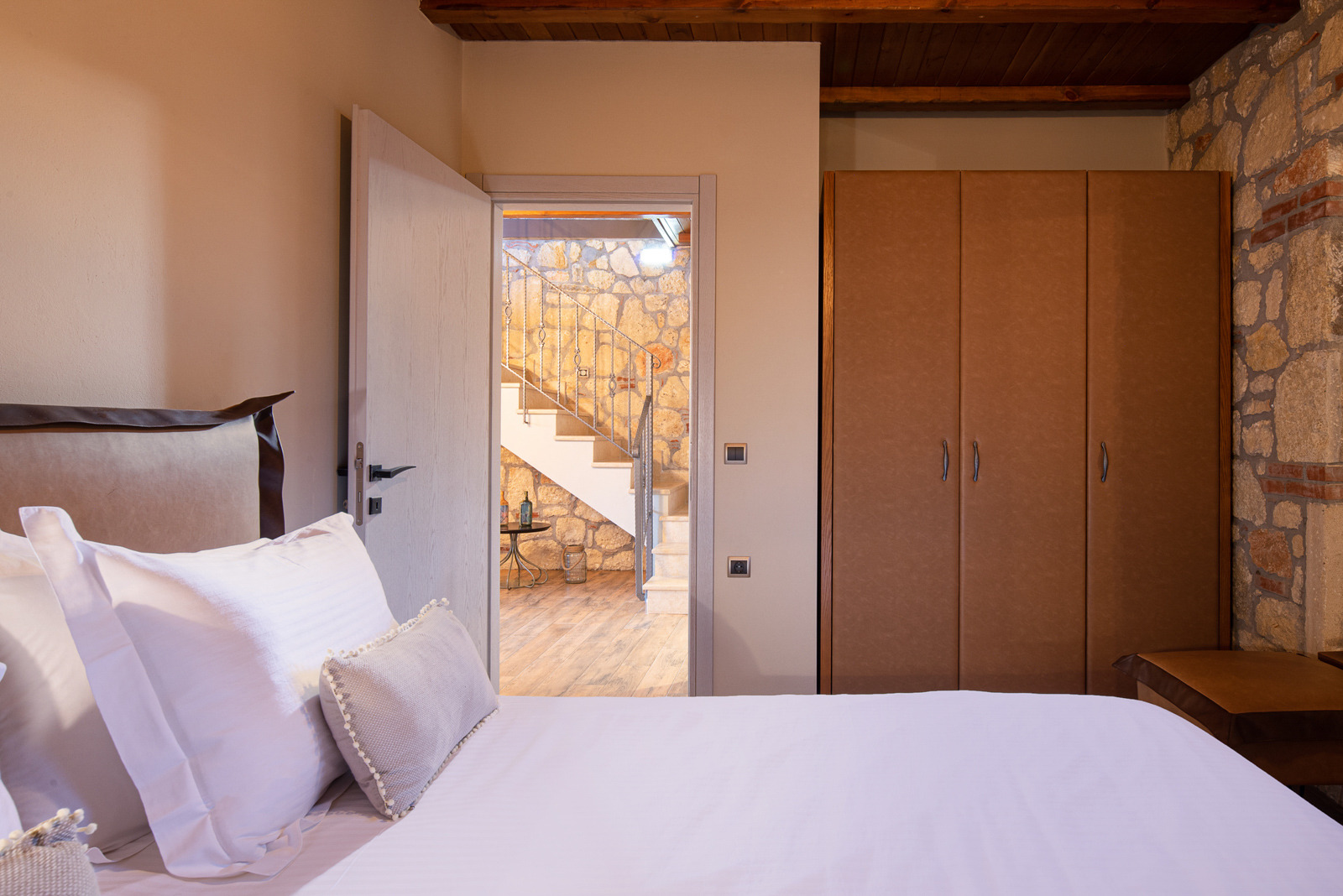 Tiara Holidays - Five Sense Luxury Villas - Gefsi - bedroom